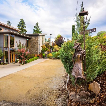 Cormier'S Studio Guest Suites Penticton Ngoại thất bức ảnh