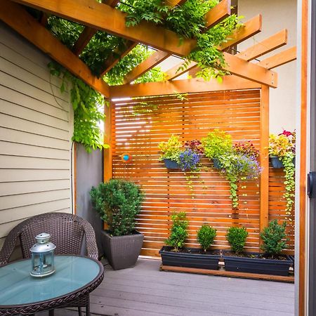 Cormier'S Studio Guest Suites Penticton Ngoại thất bức ảnh