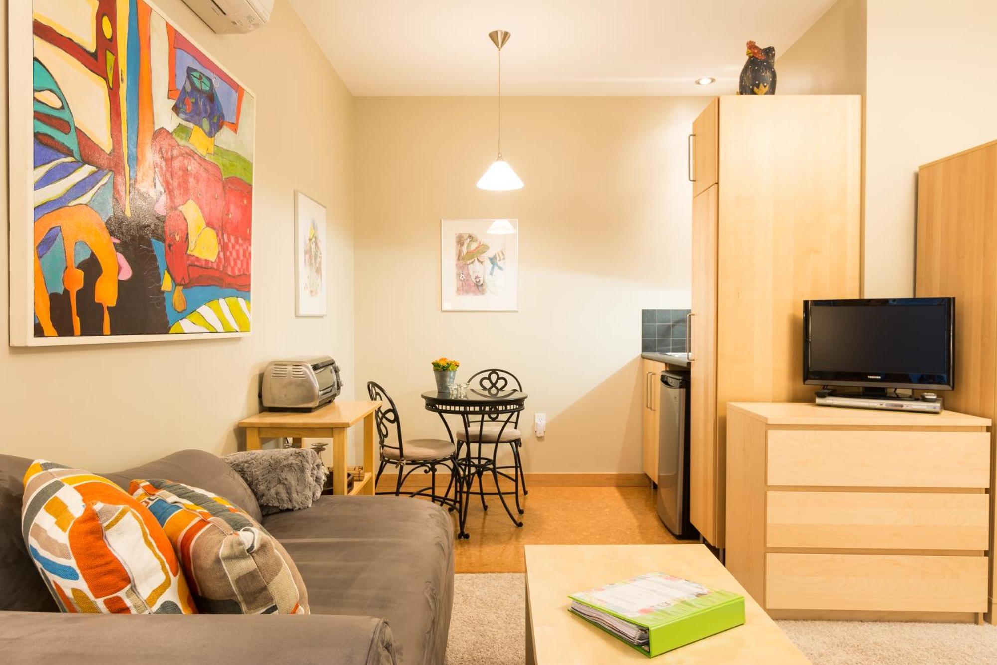 Cormier'S Studio Guest Suites Penticton Ngoại thất bức ảnh