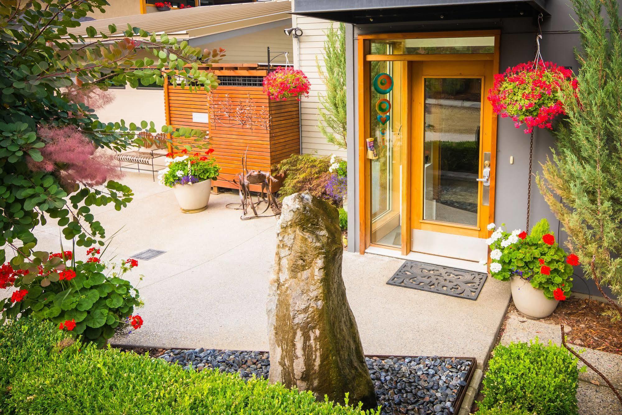 Cormier'S Studio Guest Suites Penticton Ngoại thất bức ảnh