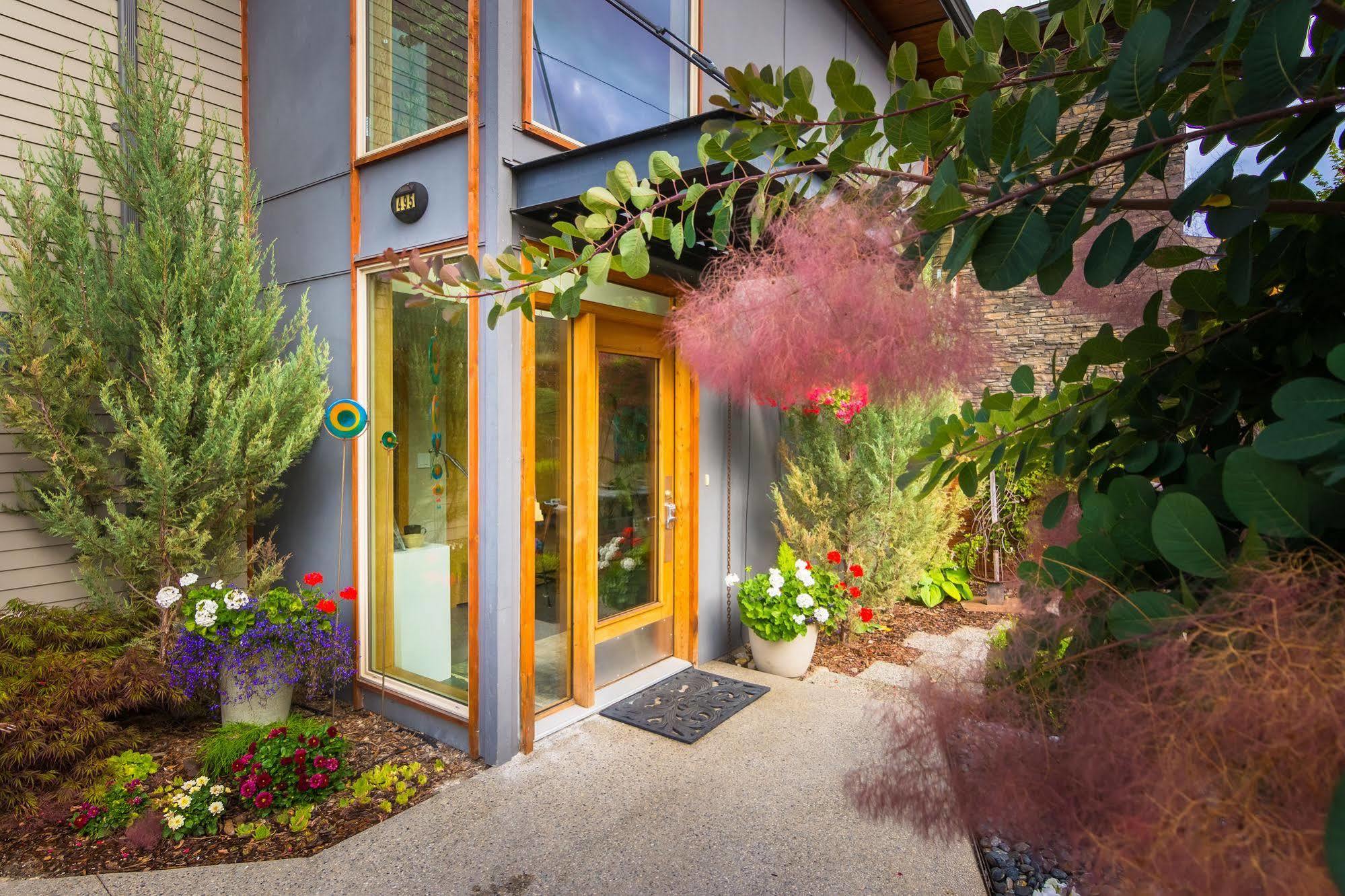 Cormier'S Studio Guest Suites Penticton Ngoại thất bức ảnh